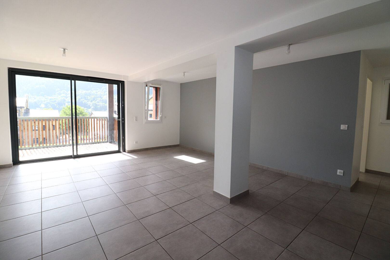 5 pièces de 105.68 m² avec cave et parking extérieur