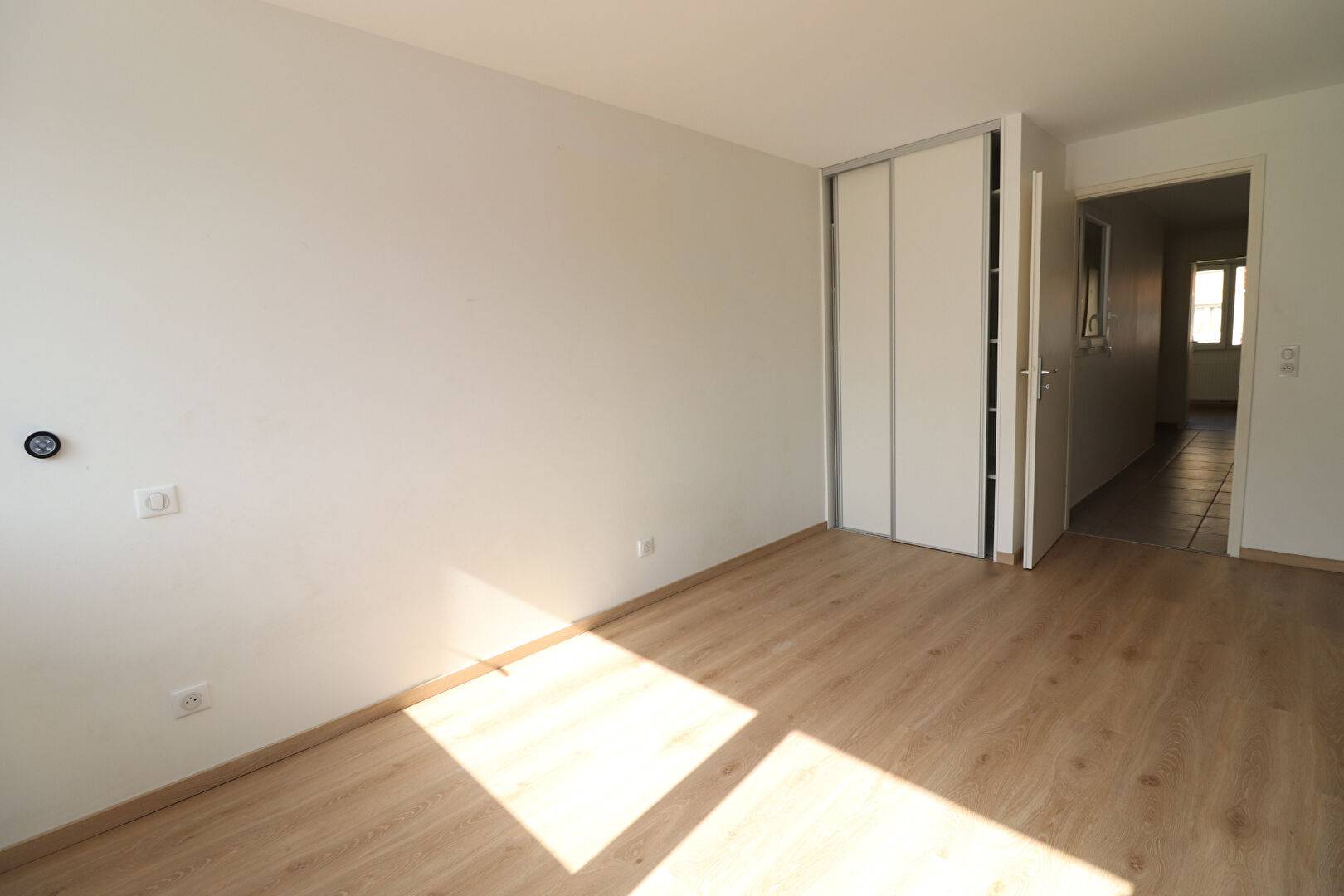 5 pièces de 105.68 m² avec cave et parking extérieur