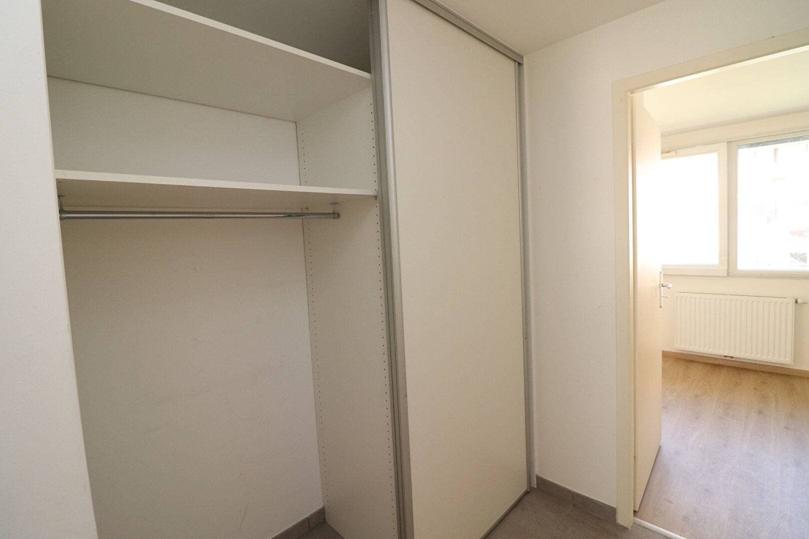 5 pièces de 105.68 m² avec cave et parking extérieur
