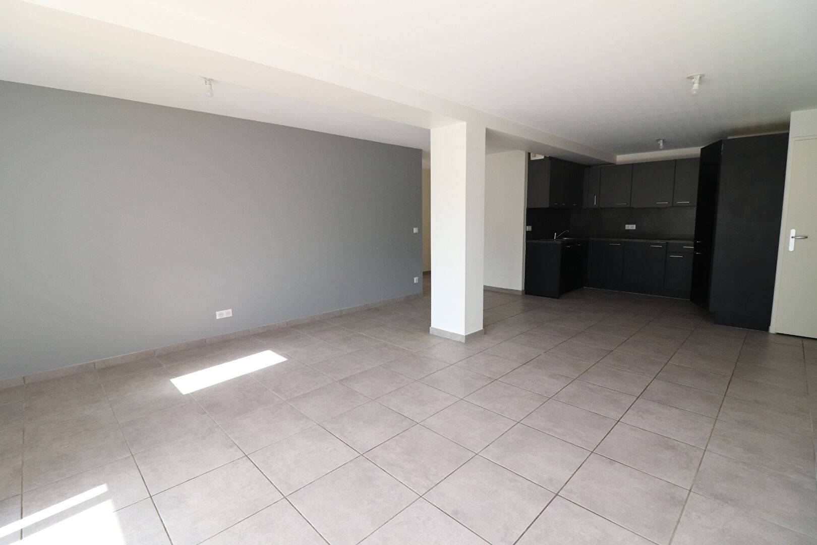 5 pièces de 105.68 m² avec cave et parking extérieur