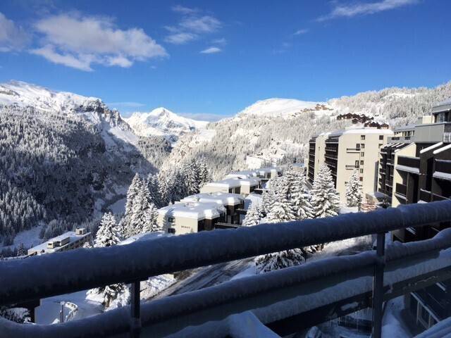 T4 avec CELLIER et STATIONNEMENT COUVERT - A COTE DES PISTES