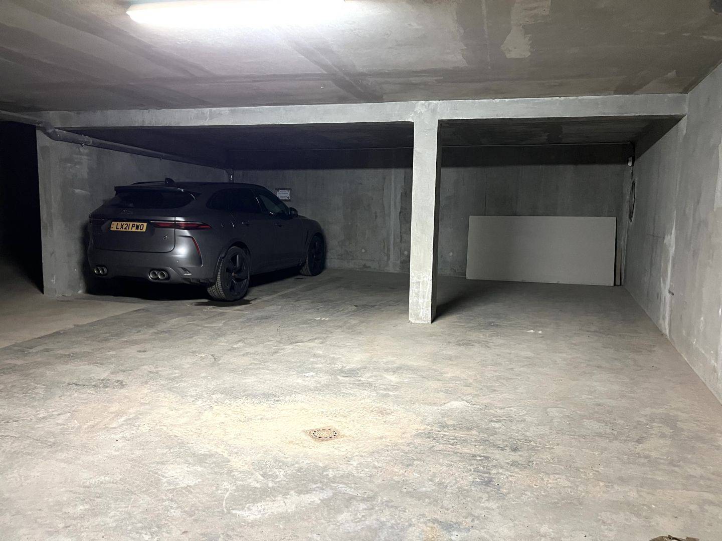 EMPLACEMENT DE STATIONNEMENT