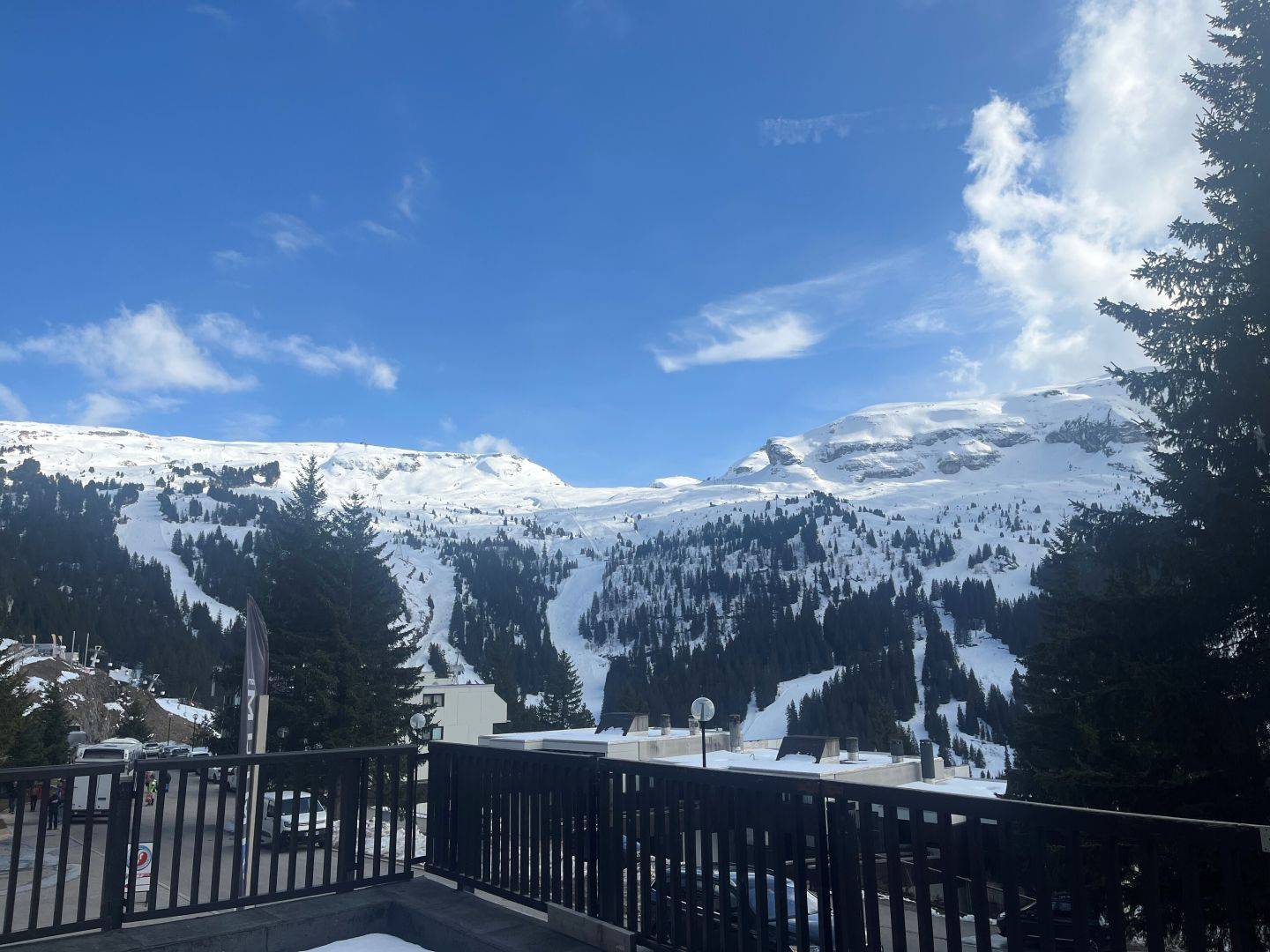 6 PIECES  de standing avec grande terrasse SUD à côté des pistes