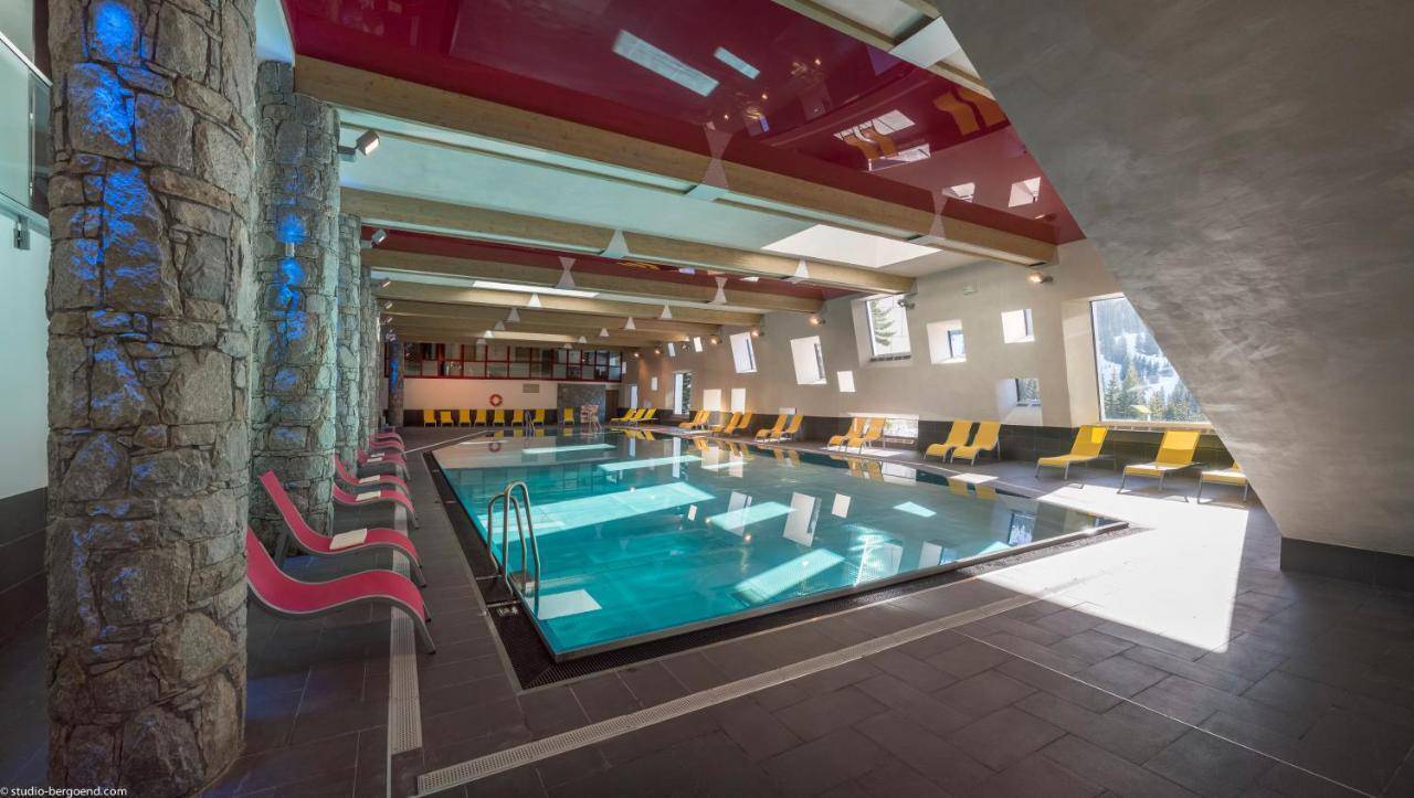 Dans résidence de tourisme  au PIED DES PISTES, DUPLEX avec grand Balcon Sud