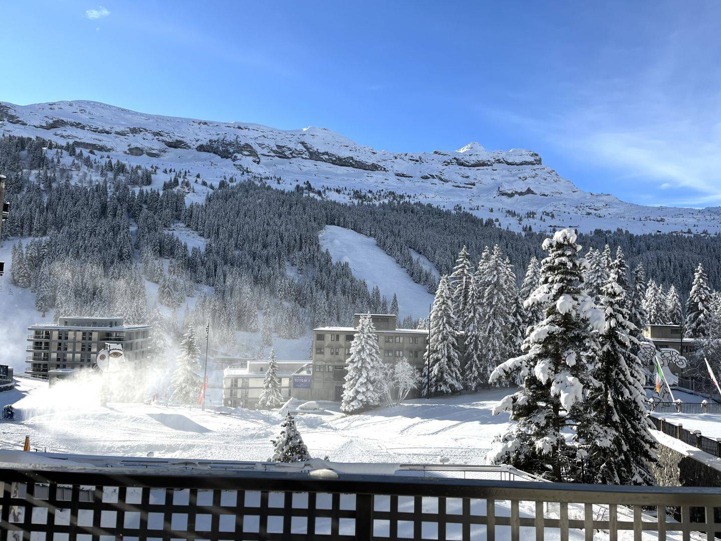 Dans résidence de tourisme  au PIED DES PISTES, DUPLEX avec grand Balcon Sud