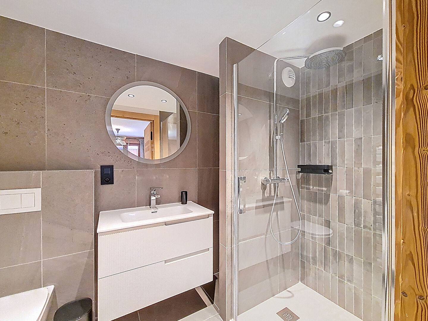 Appartement Les Belleville 4 pièce(s) 130.90 m2