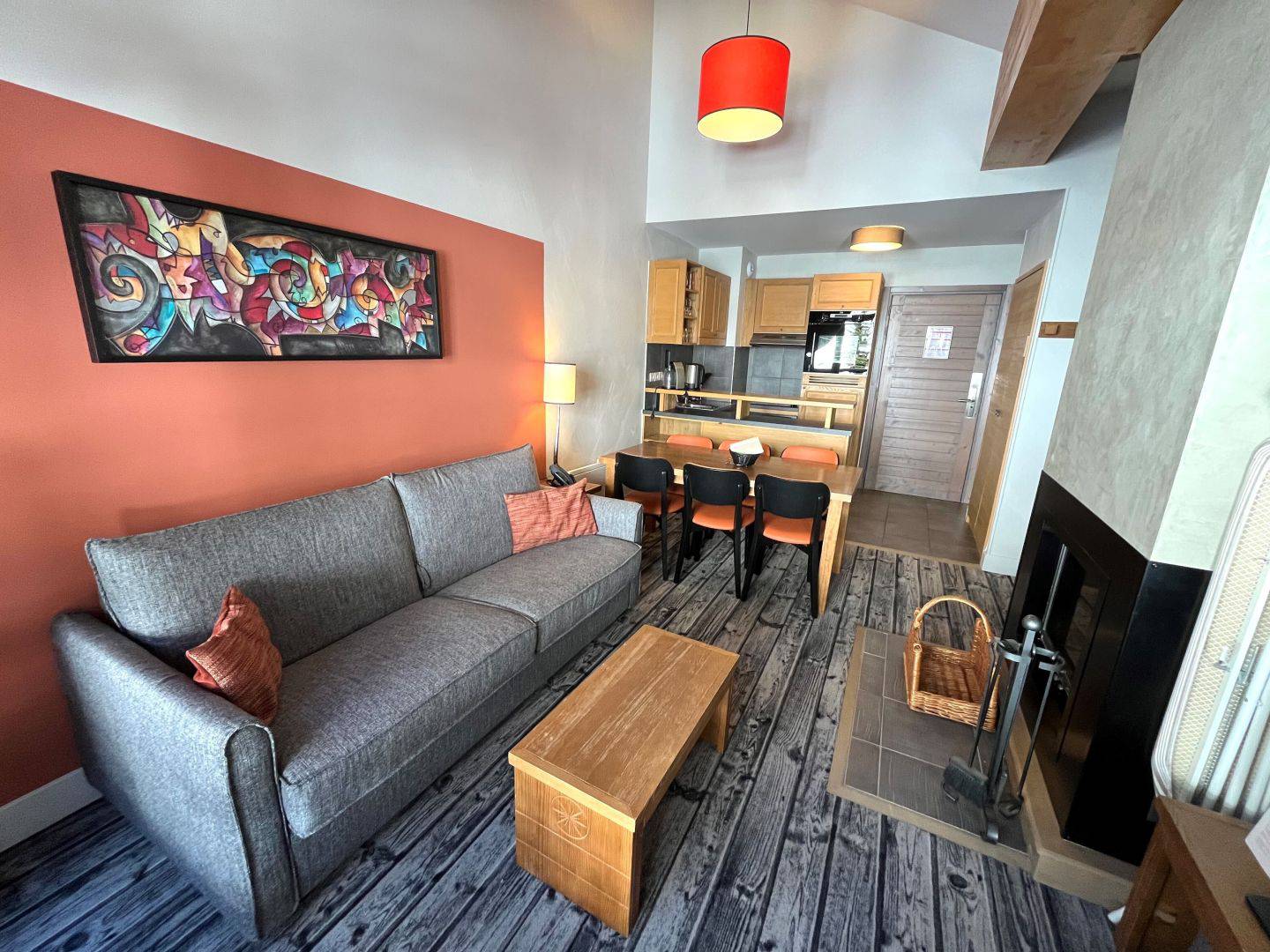 3 PIECES avec CHEMINEE COTE FORET dans RESIDENCE DE TOURISME 5* PIED DES PISTES