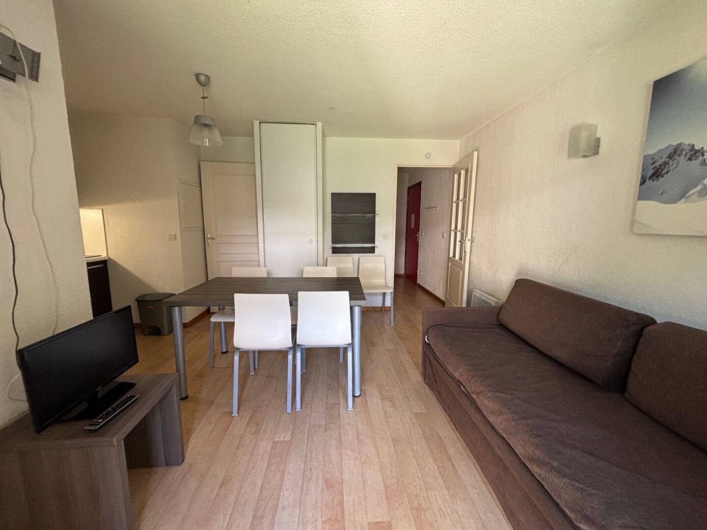 58969185 ST CHAFFREY