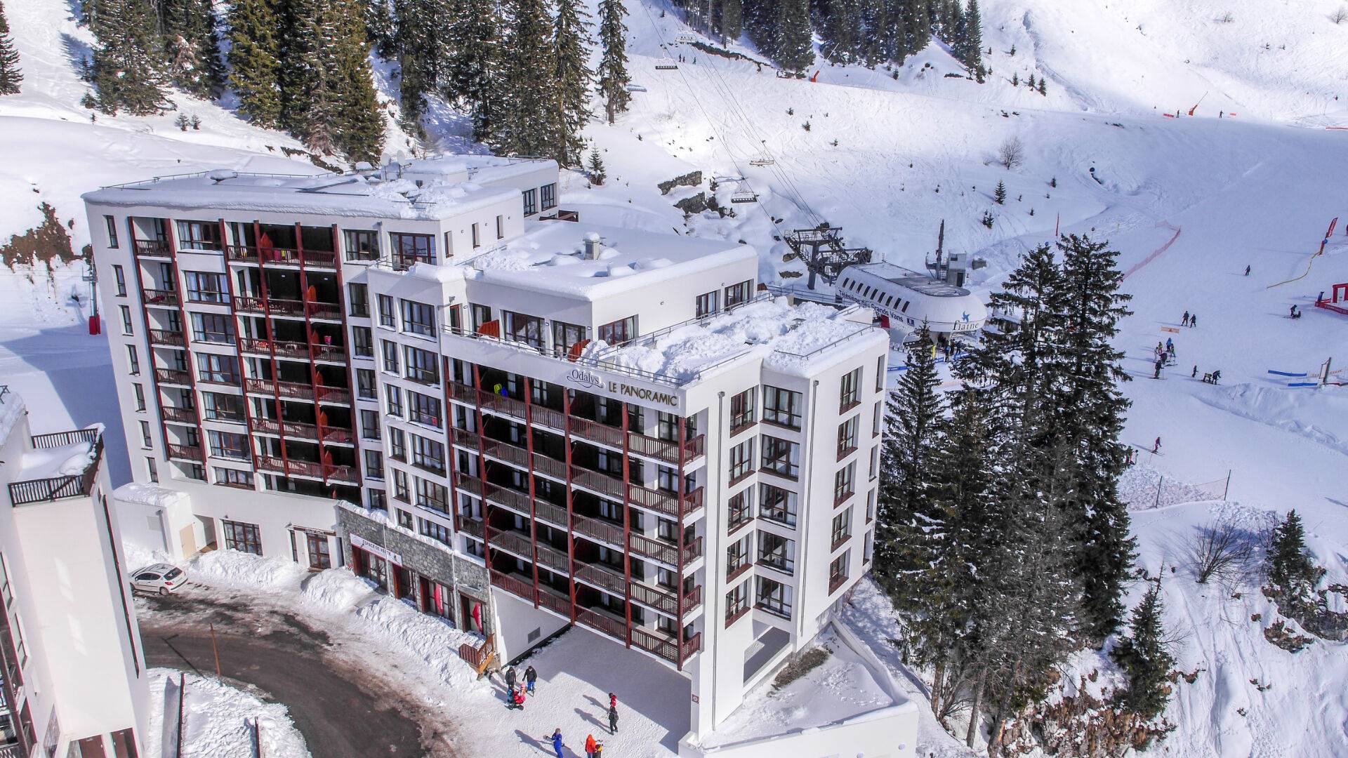 DEUX PIECES de standing au PIED DES PISTES