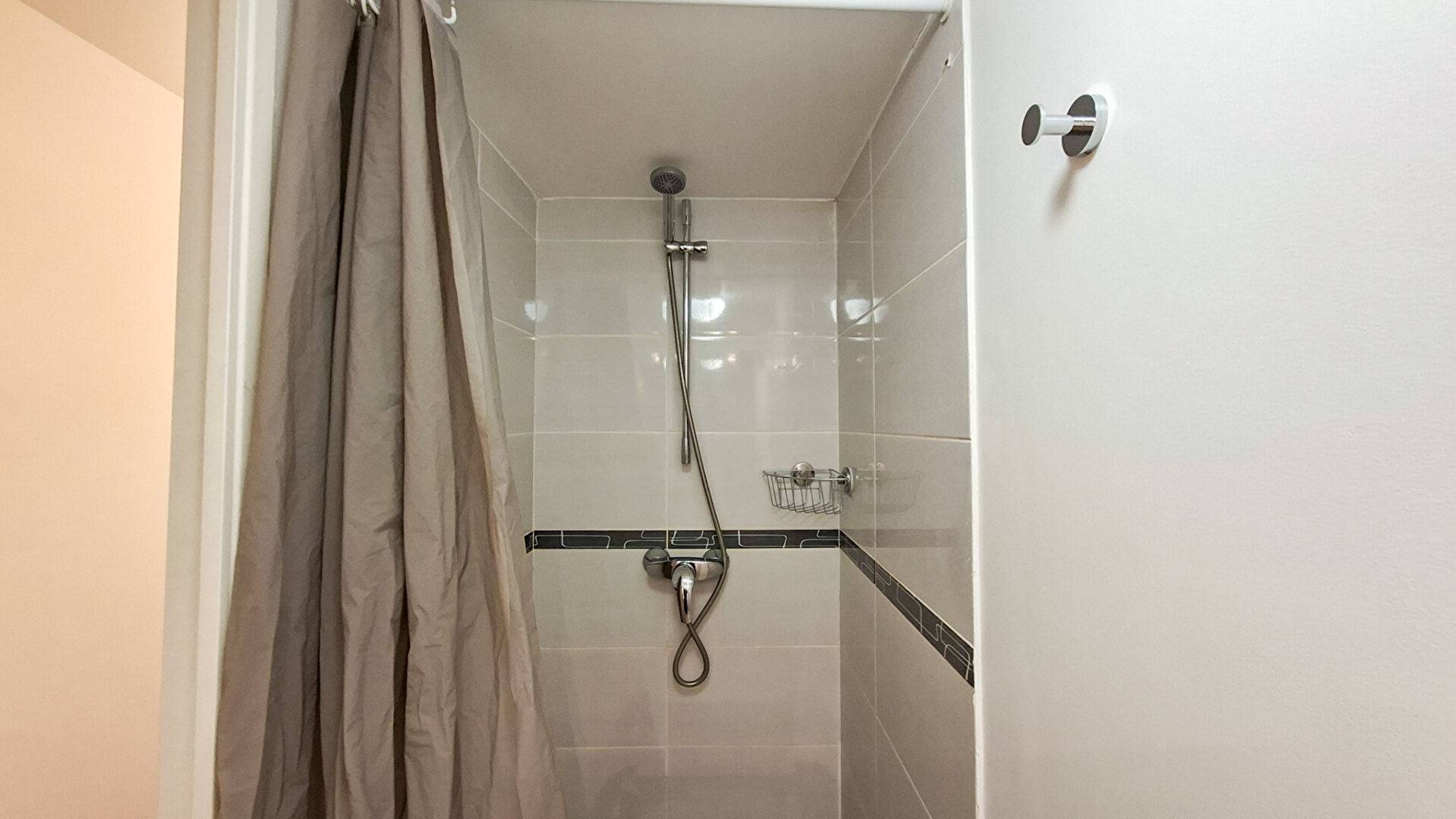 3 PIECES CABINE SUD avec BALCON et PARKING COUVERT