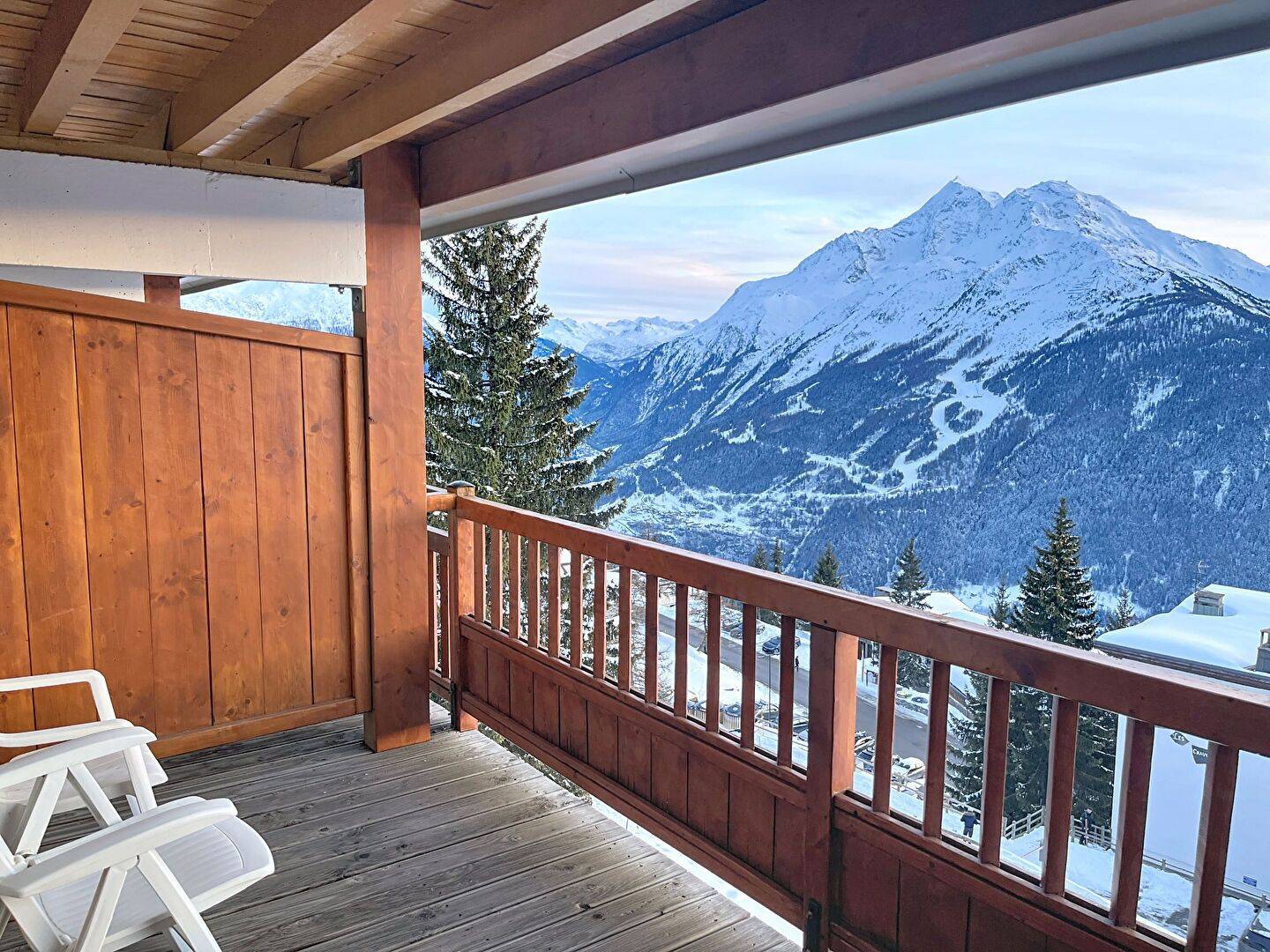 Grand studio avec vue panoramique