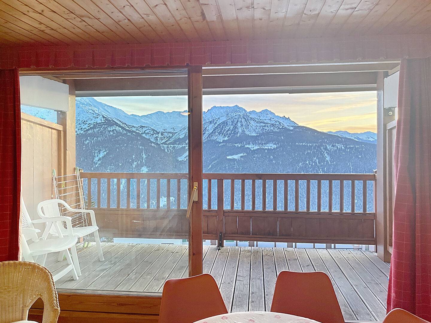 Grand studio avec vue panoramique