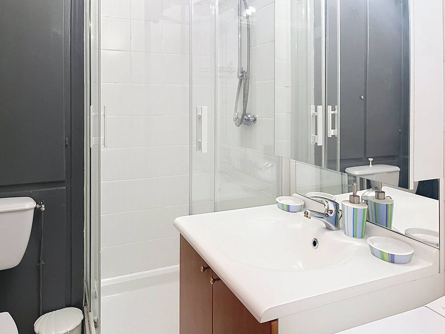 Grand studio avec vue panoramique