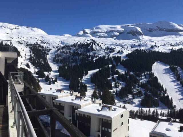 T4 avec CELLIER et STATIONNEMENT COUVERT - A COTE DES PISTES