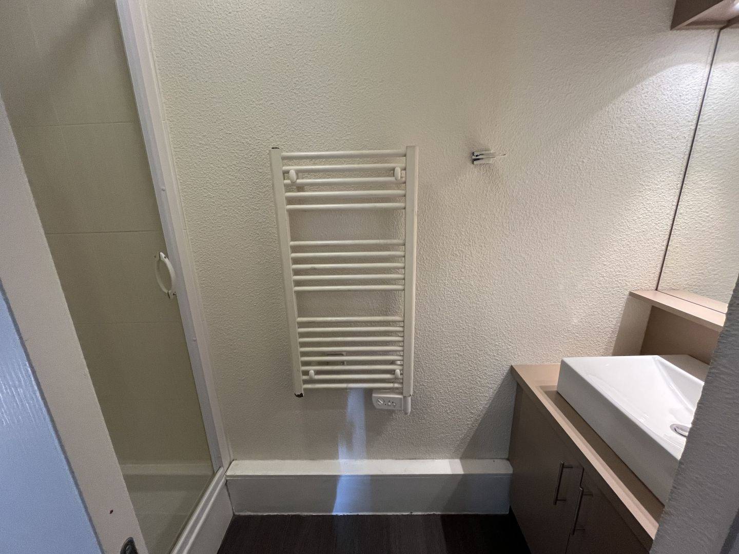 T4 avec CELLIER et STATIONNEMENT COUVERT - A COTE DES PISTES