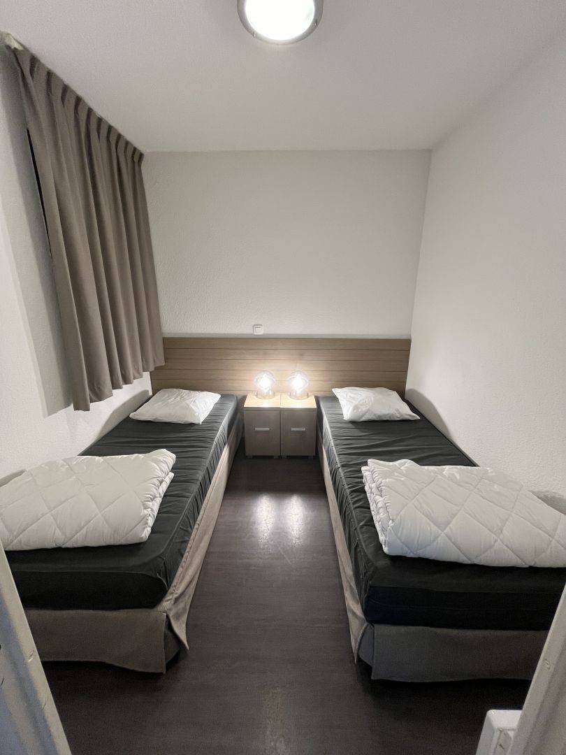 T4 avec CELLIER et STATIONNEMENT COUVERT - A COTE DES PISTES