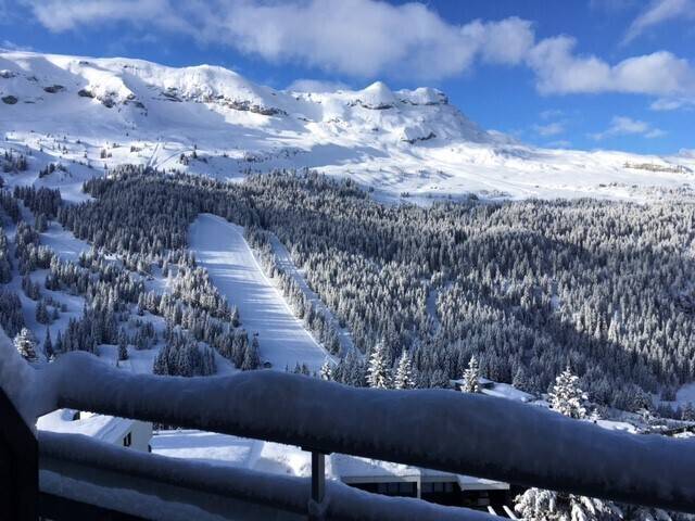 T4 avec CELLIER et STATIONNEMENT COUVERT - A COTE DES PISTES