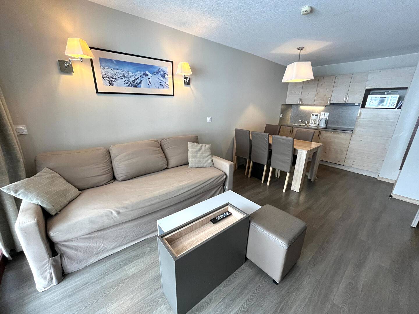 2 PIECES COIN MONTAGNE avec PARKING au PIED DES PISTES