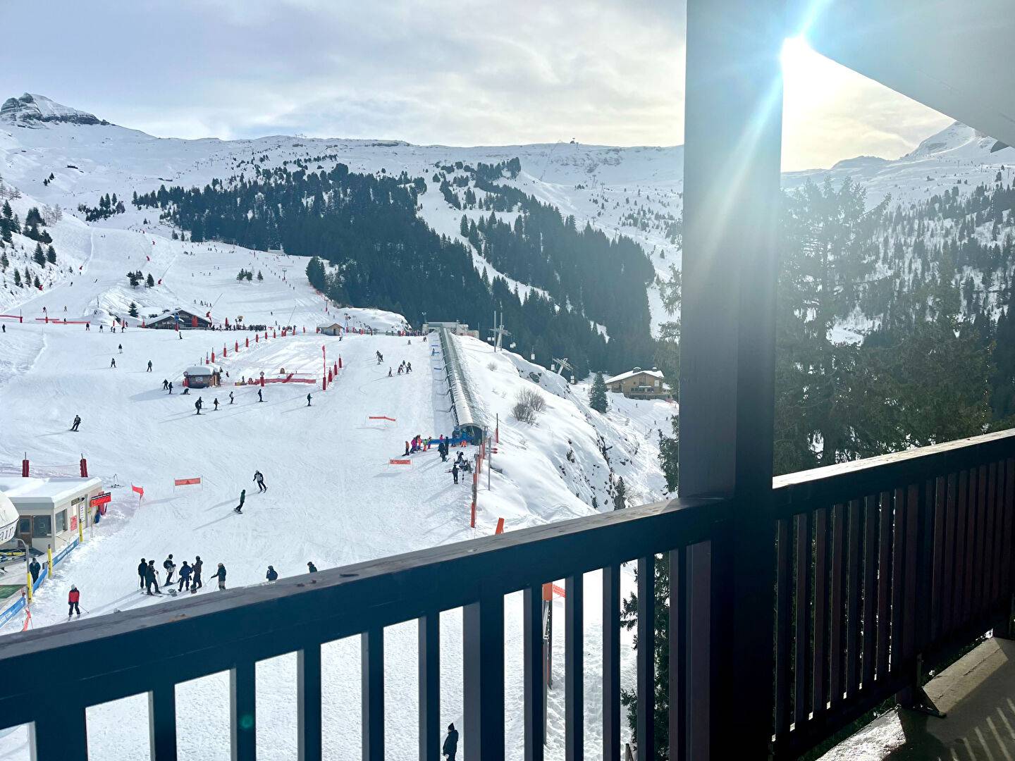 2 PIECES COIN MONTAGNE avec PARKING au PIED DES PISTES