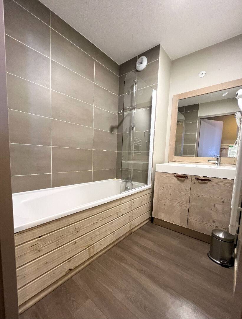 2 PIECES COIN MONTAGNE avec PARKING au PIED DES PISTES