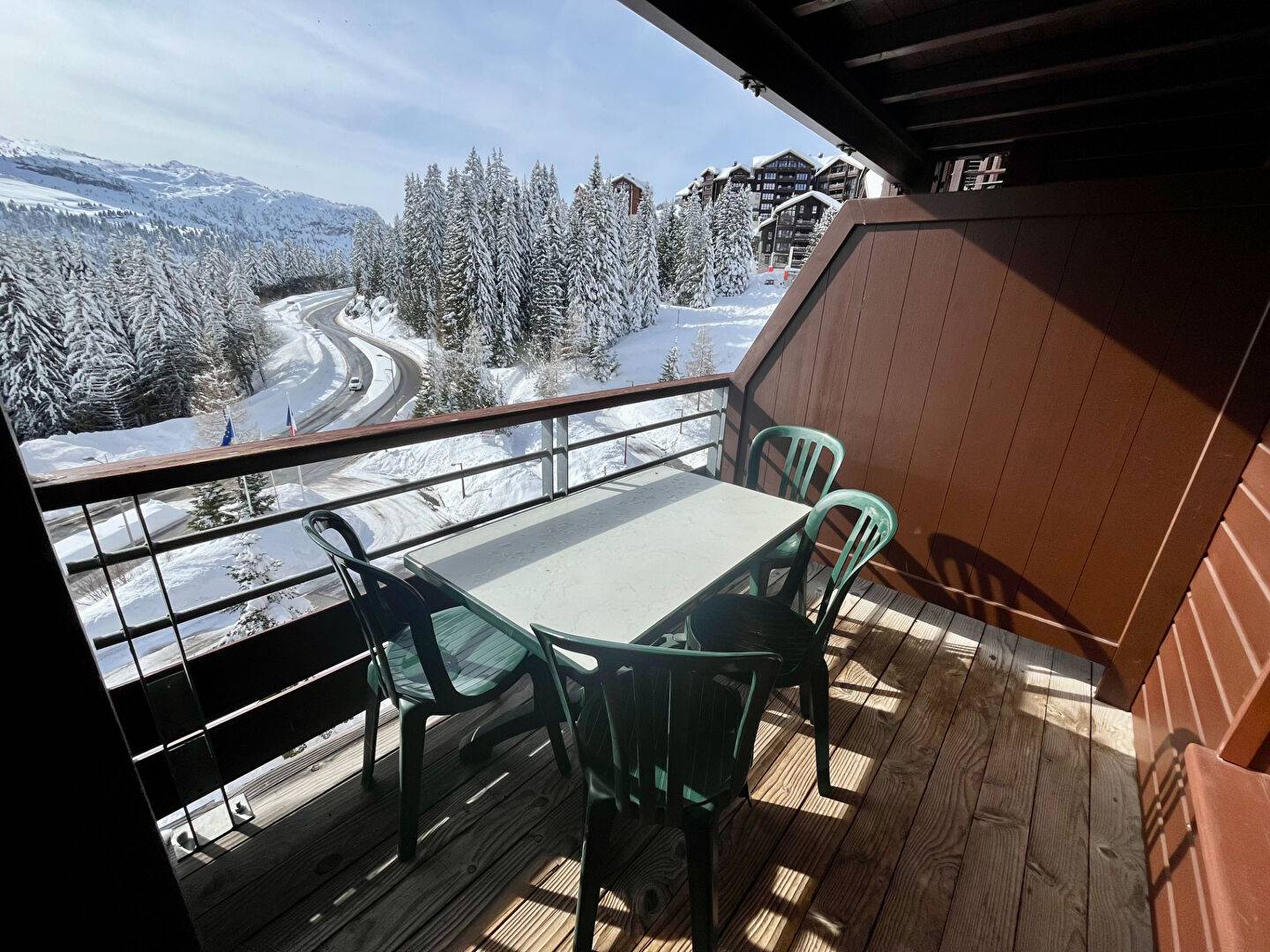 2 PIECES SUD au PIED DES PISTES