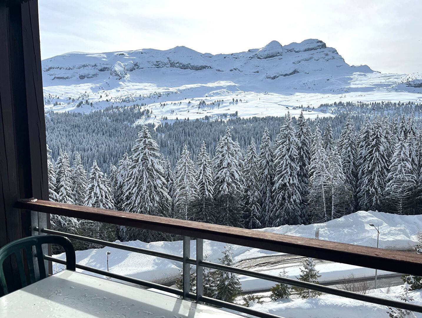 2 PIECES SUD au PIED DES PISTES