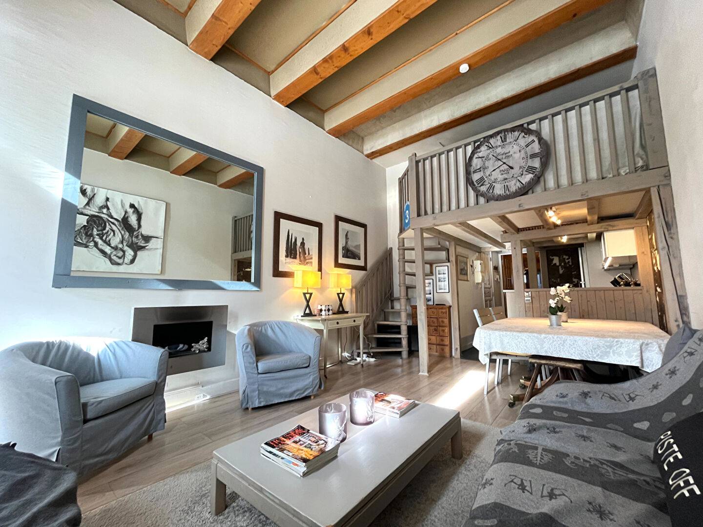 4 PIECES SUD avec TERRASSE au PIED DES PISTES