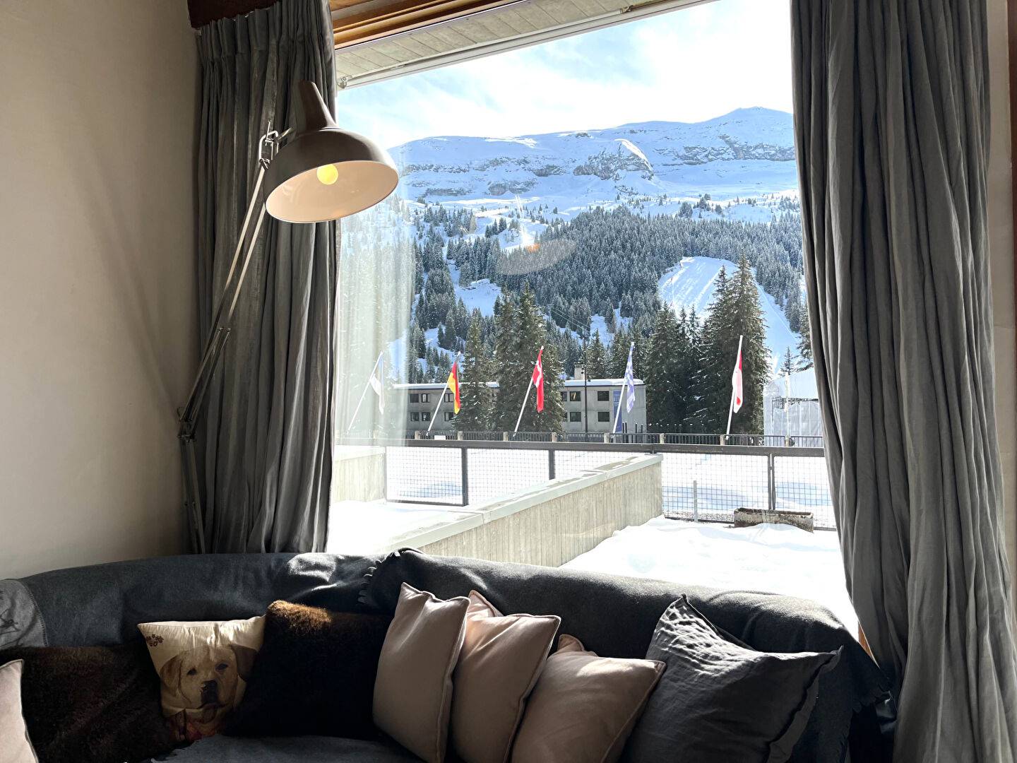 4 PIECES SUD avec TERRASSE au PIED DES PISTES