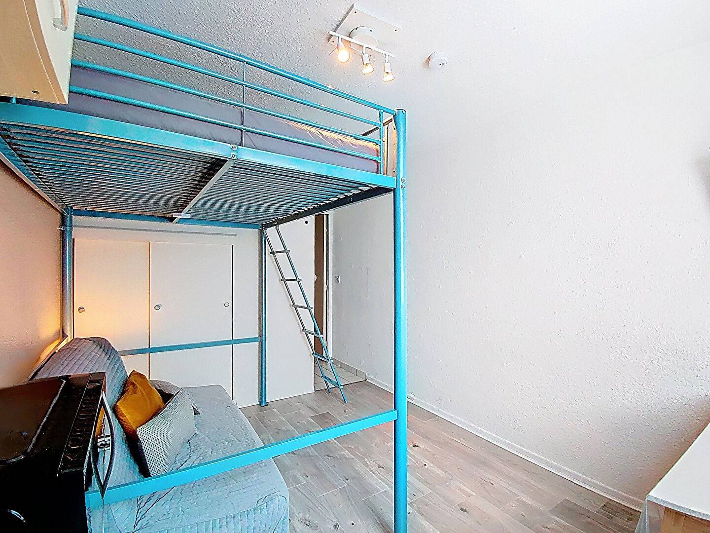 60029026 VILLAREMBERT