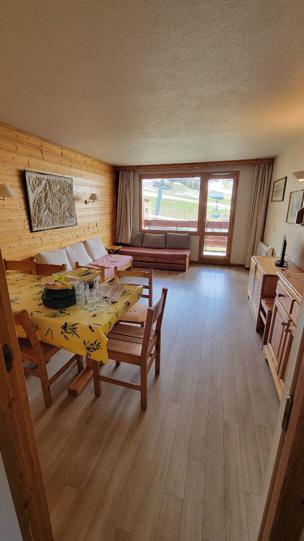 3 pièces traversant 57 m2 PLAGNE BELLECOTE