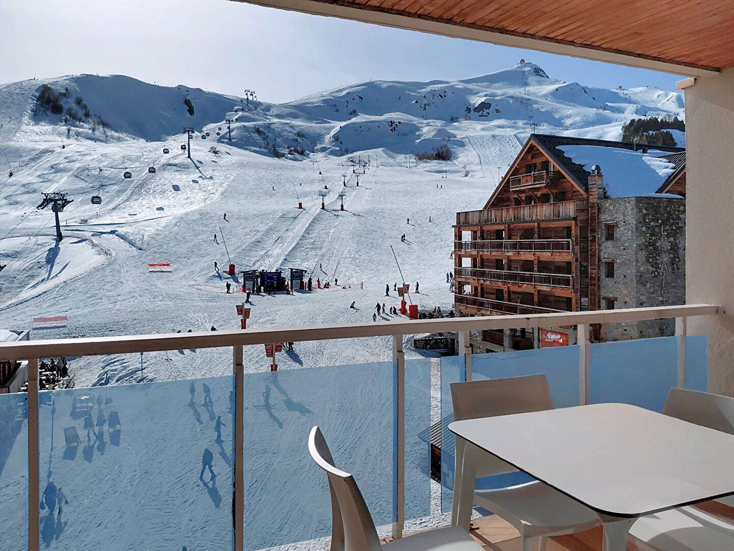 T2 avec coin montagne balcon sud pied des pistes