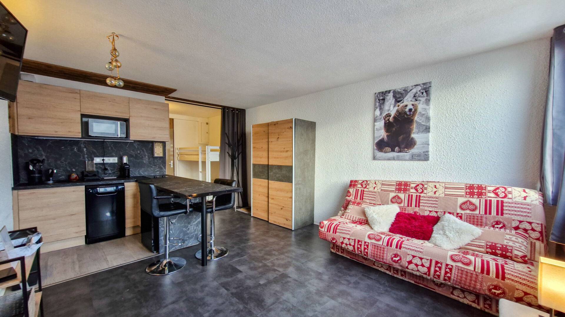 RARE : STUDIO COIN MONTAGNE Sud entièrement RENOVE