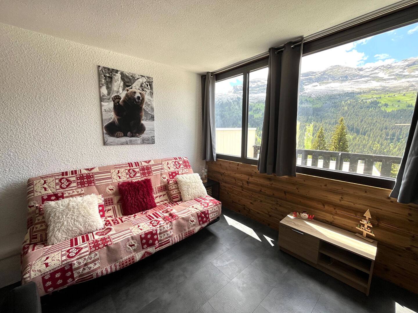 RARE : STUDIO COIN MONTAGNE Sud entièrement RENOVE