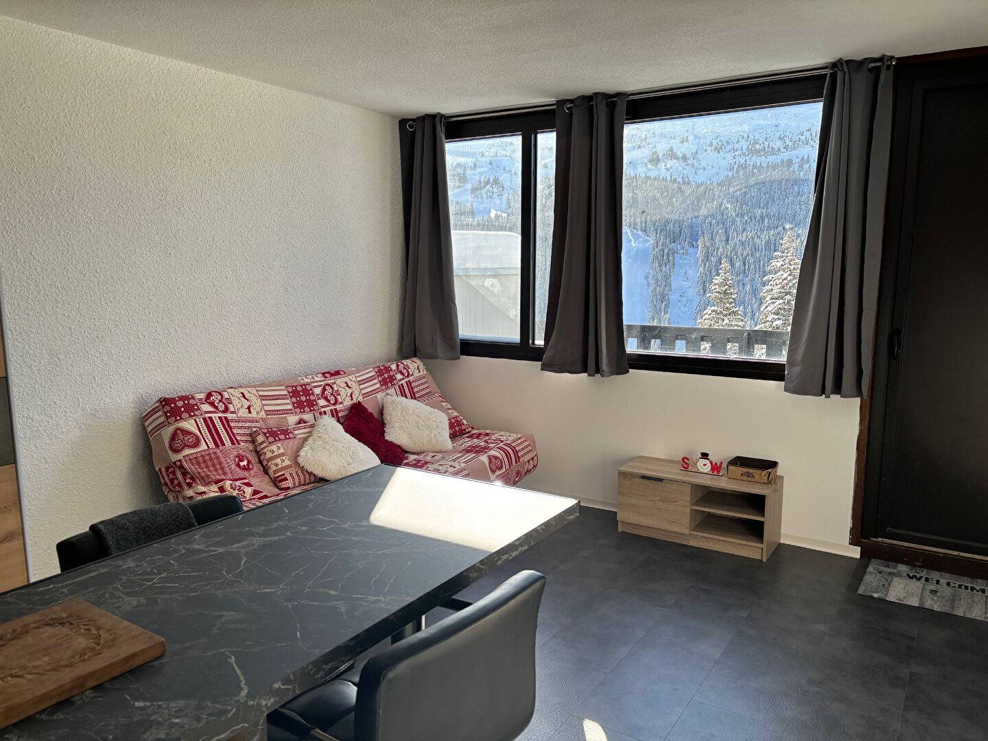 RARE : STUDIO COIN MONTAGNE Sud entièrement RENOVE