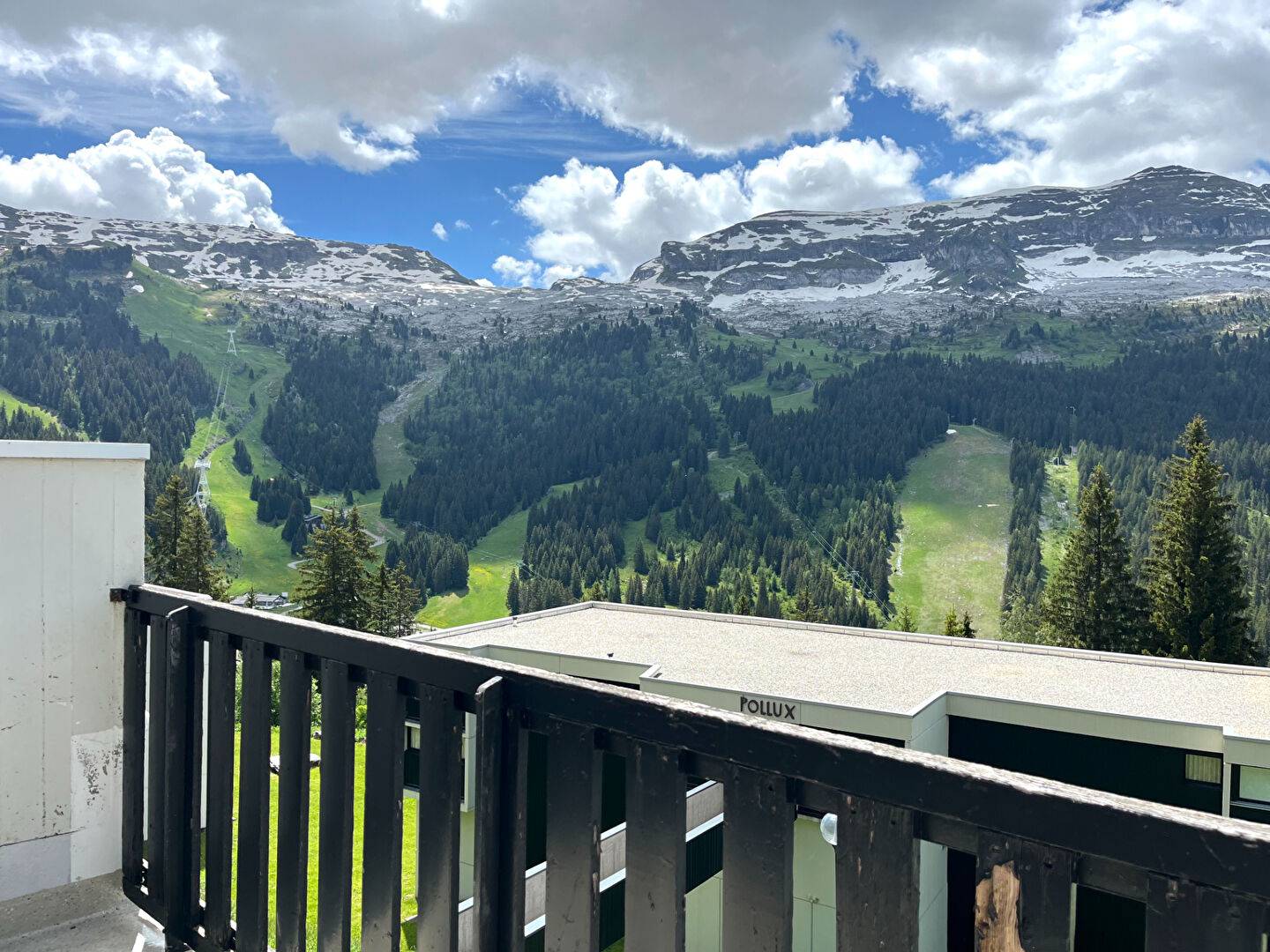 RARE : STUDIO COIN MONTAGNE Sud entièrement RENOVE