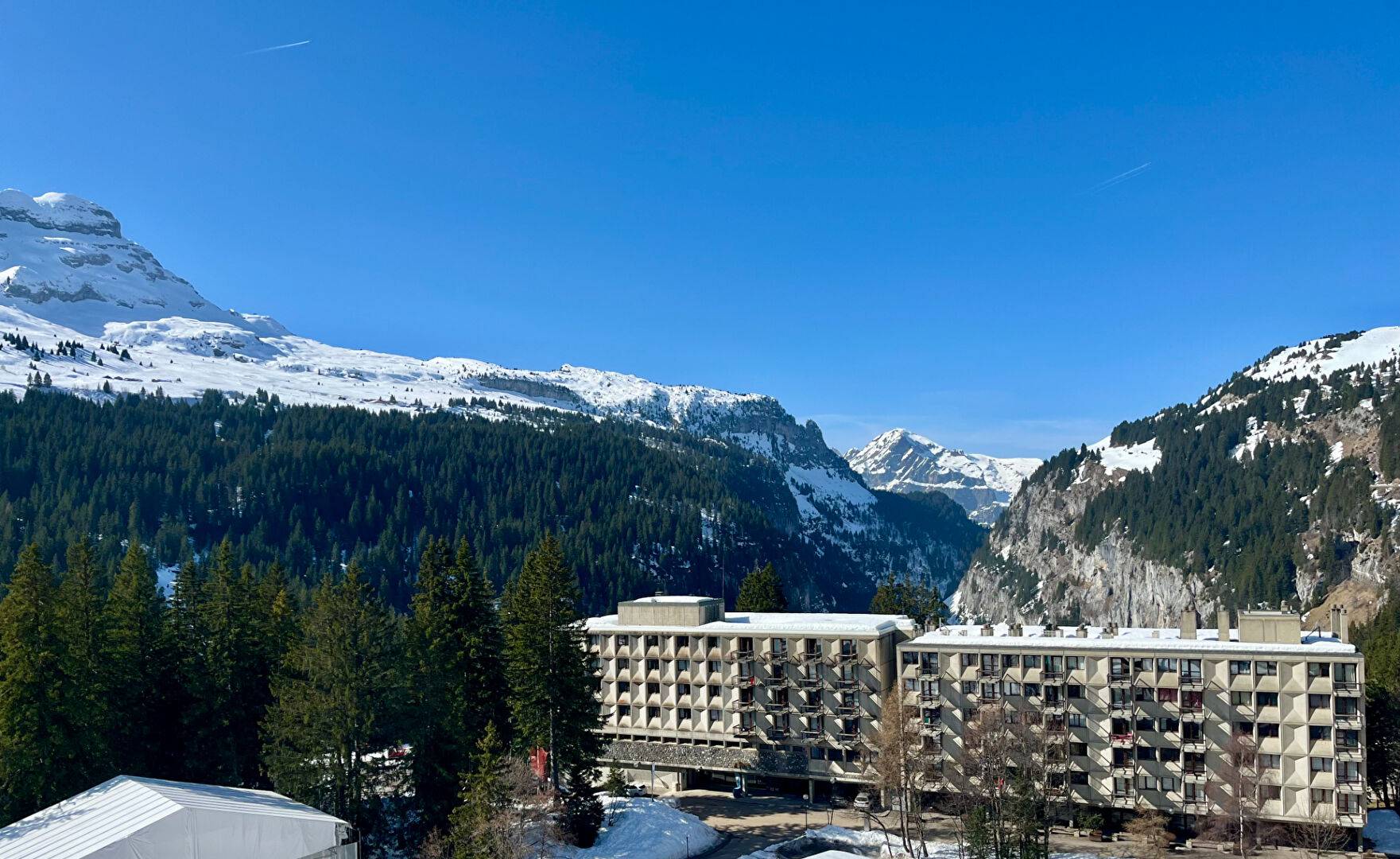 RARE : 5 PIECES SUD au PIED DES PISTES