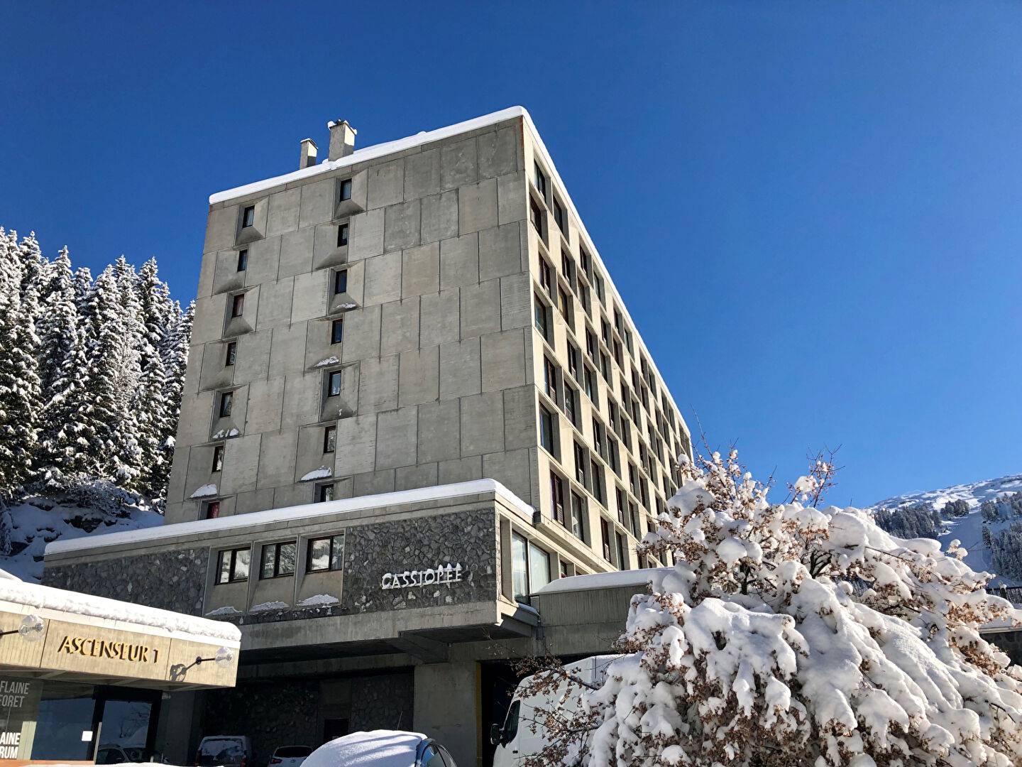 RARE : 5 PIECES SUD au PIED DES PISTES