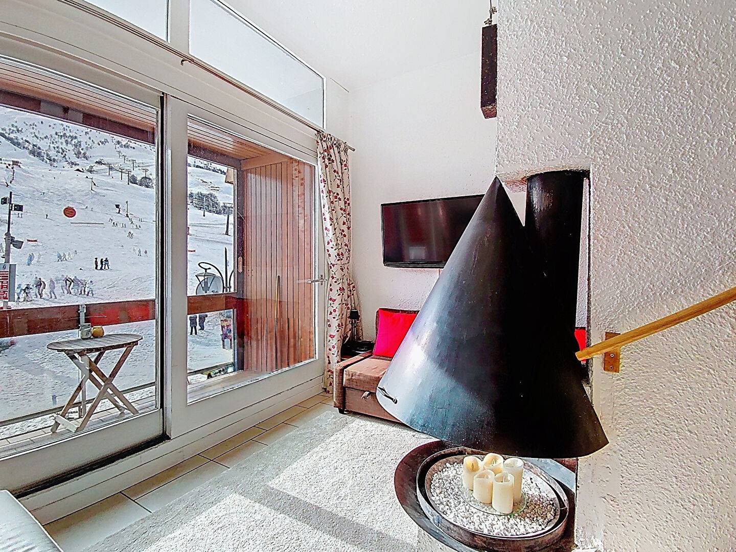 Charmant T3 avec cheminée et balcon vue pistes