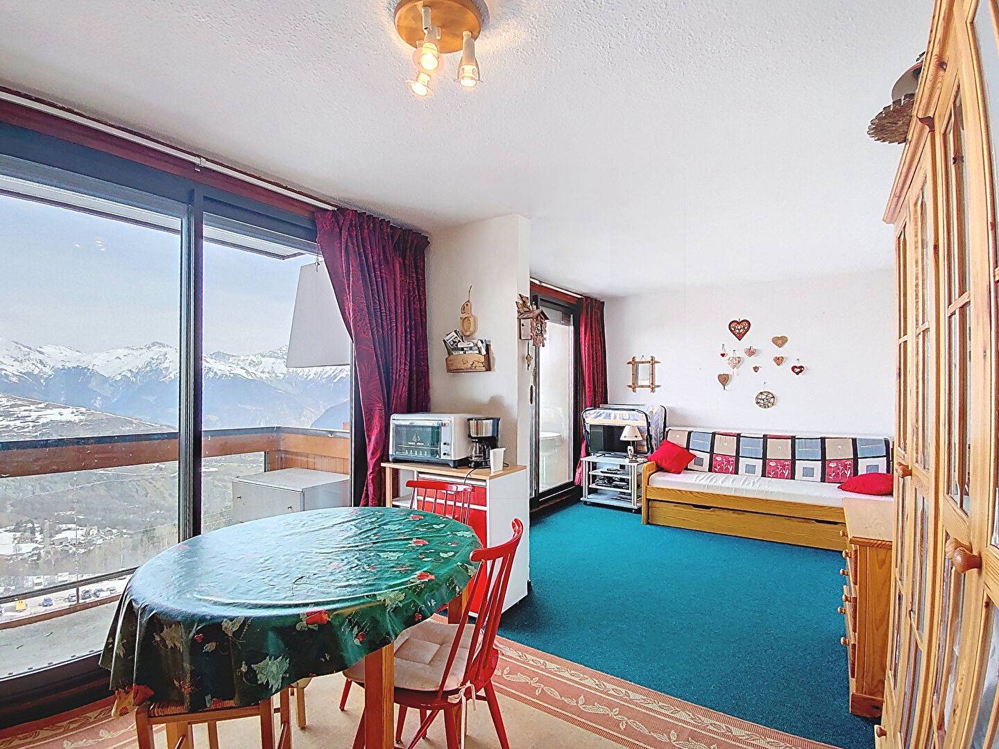 Studio avec balcon situé au 14ème étage de la résidence Soyouz Vanguard