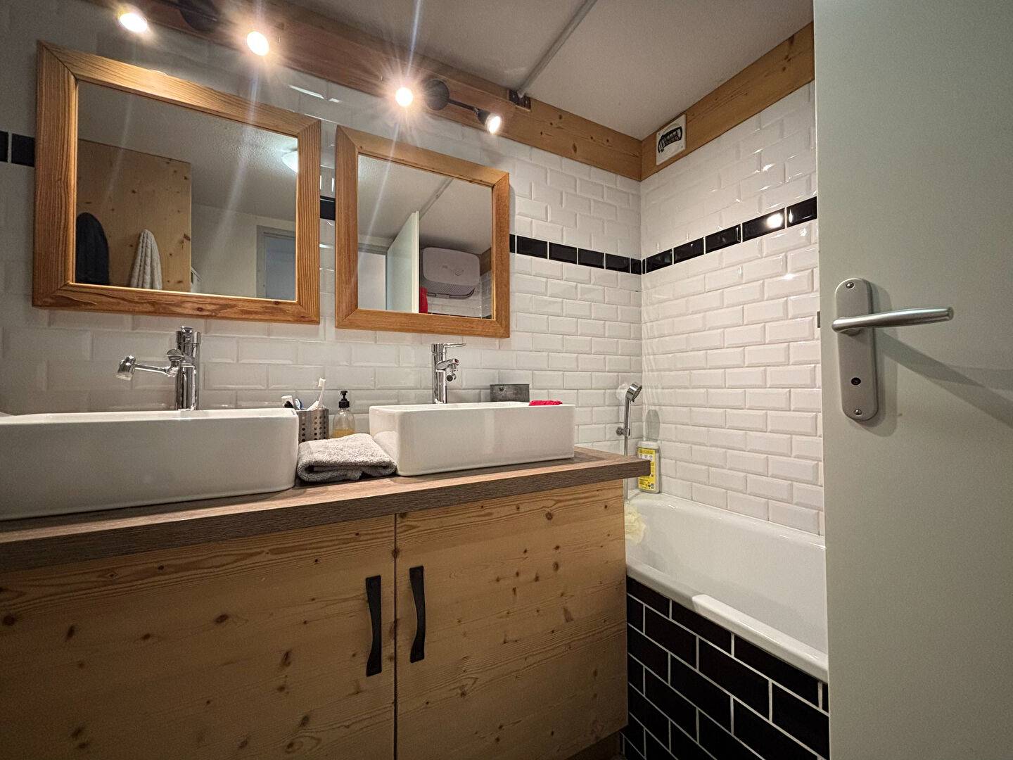 SEEZ - Appartement 4 pièces ? 98 m²  - Dernier étage avec vue dégagée