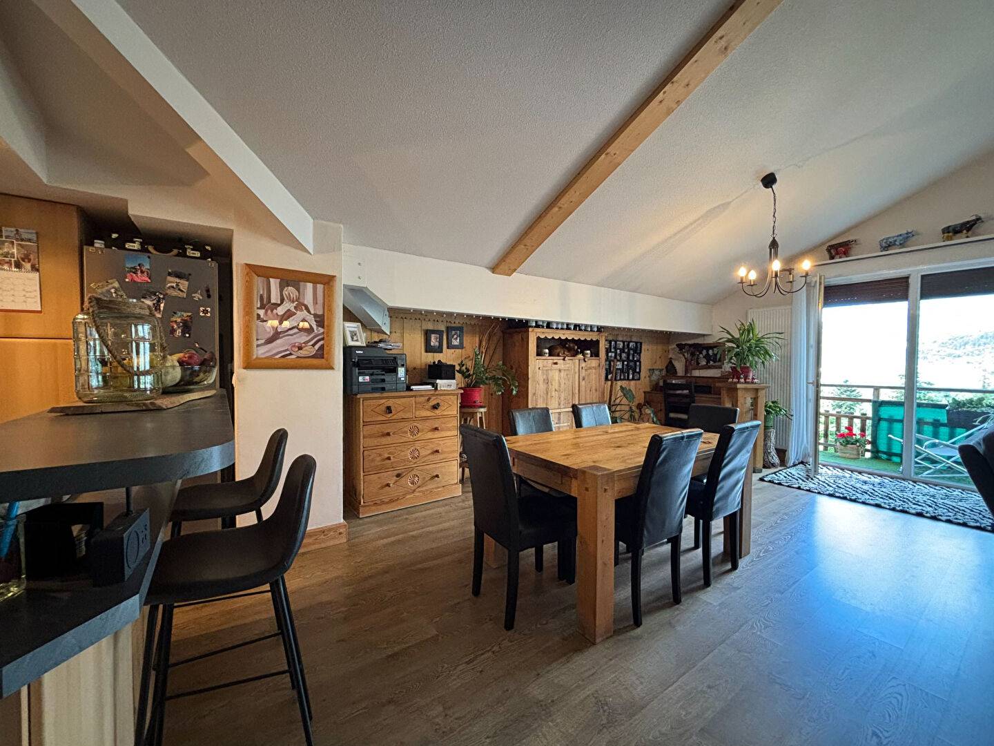 SEEZ - Appartement 4 pièces ? 98 m²  - Dernier étage avec vue dégagée