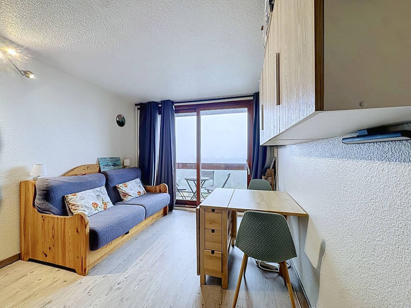 STUDIO 21 M² AVEC BALCON  / RÉSIDENCE SOYOUZ VANGUARD