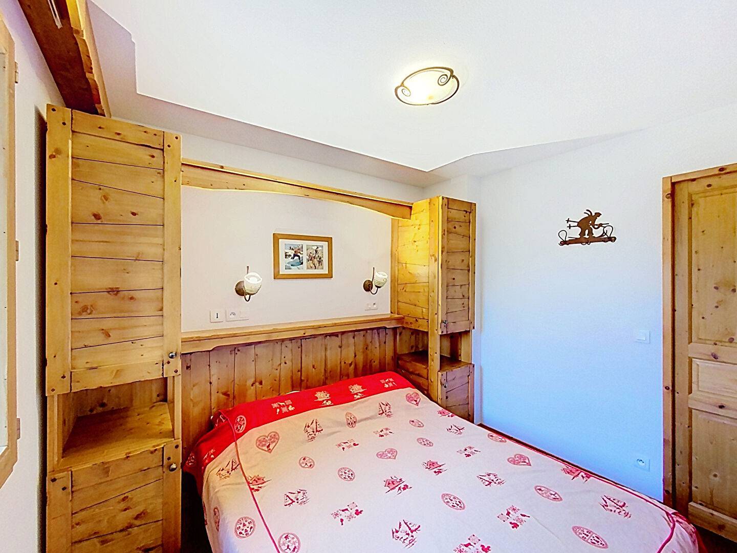 L'ÉCRIN DES SYBELLES   T2 AVEC BALCON   HORS BAIL COMMERCIAL