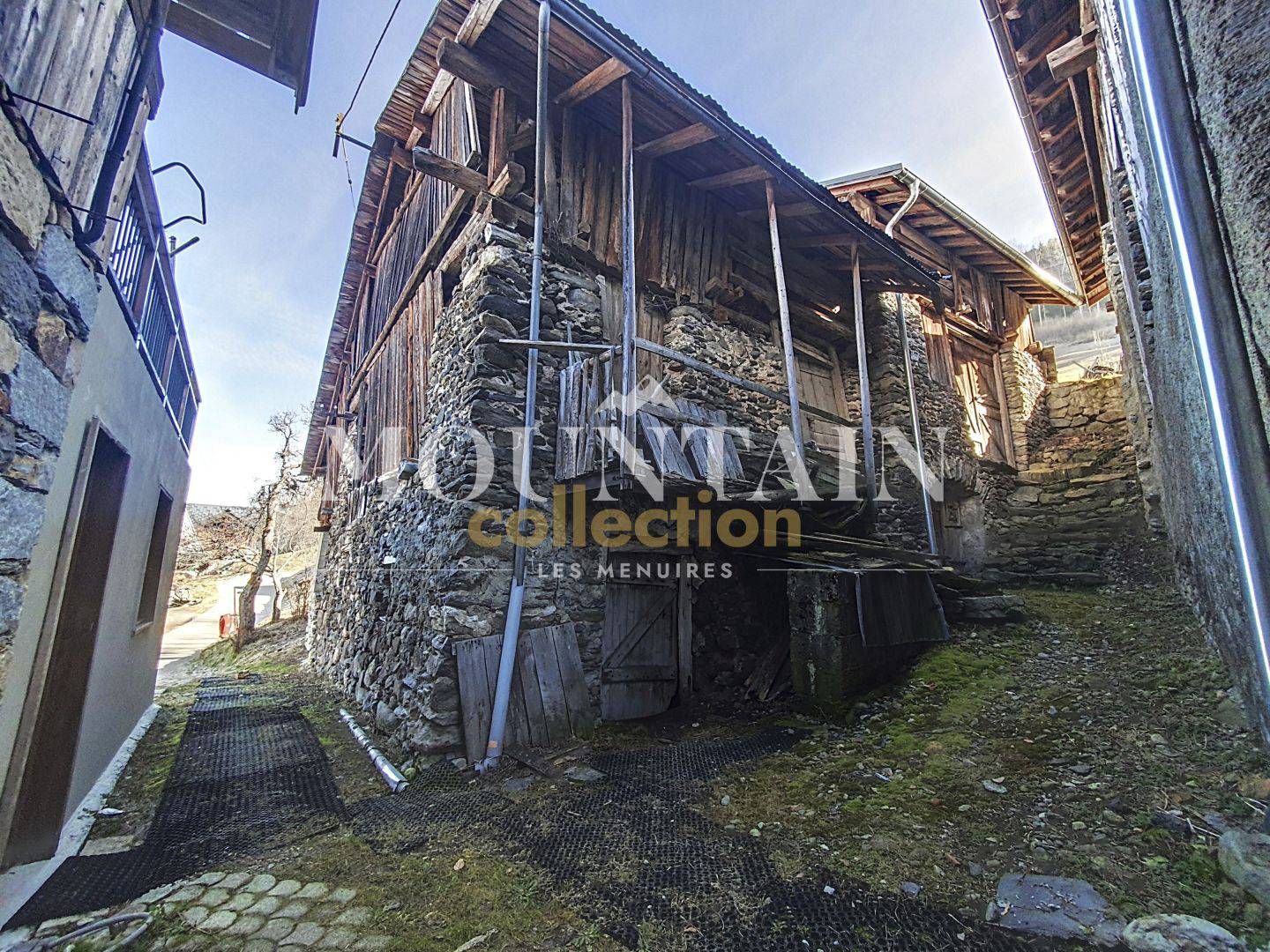 GRANGE A RENOVER, hameau des Belleville