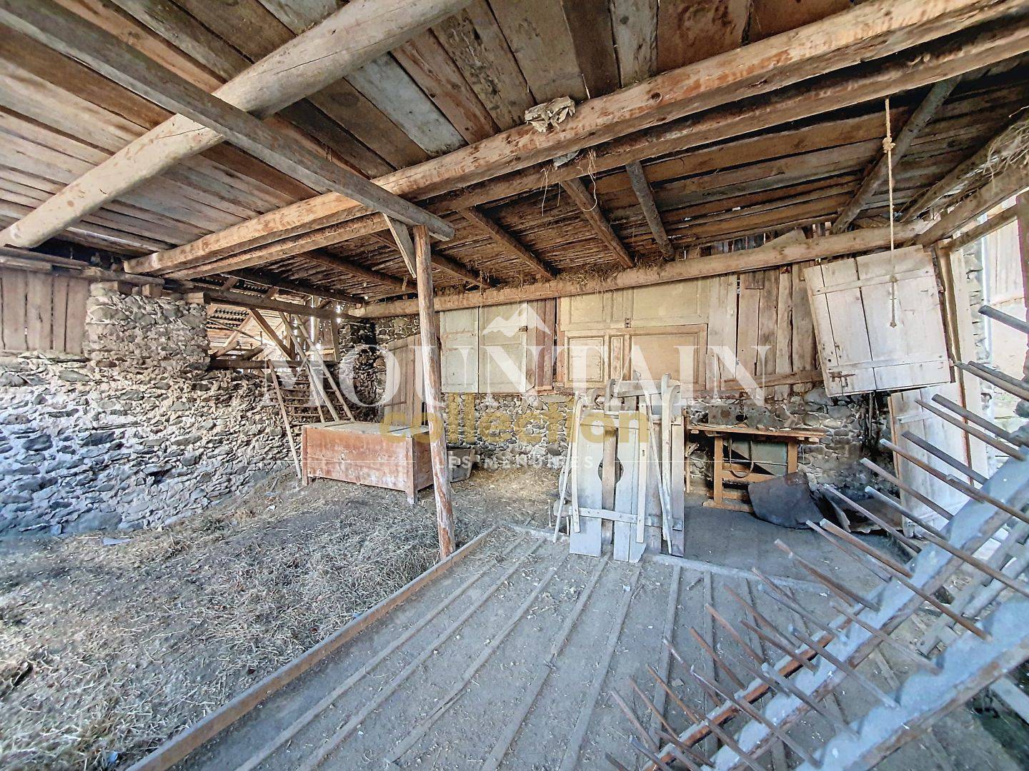 GRANGE A RENOVER, hameau des Belleville