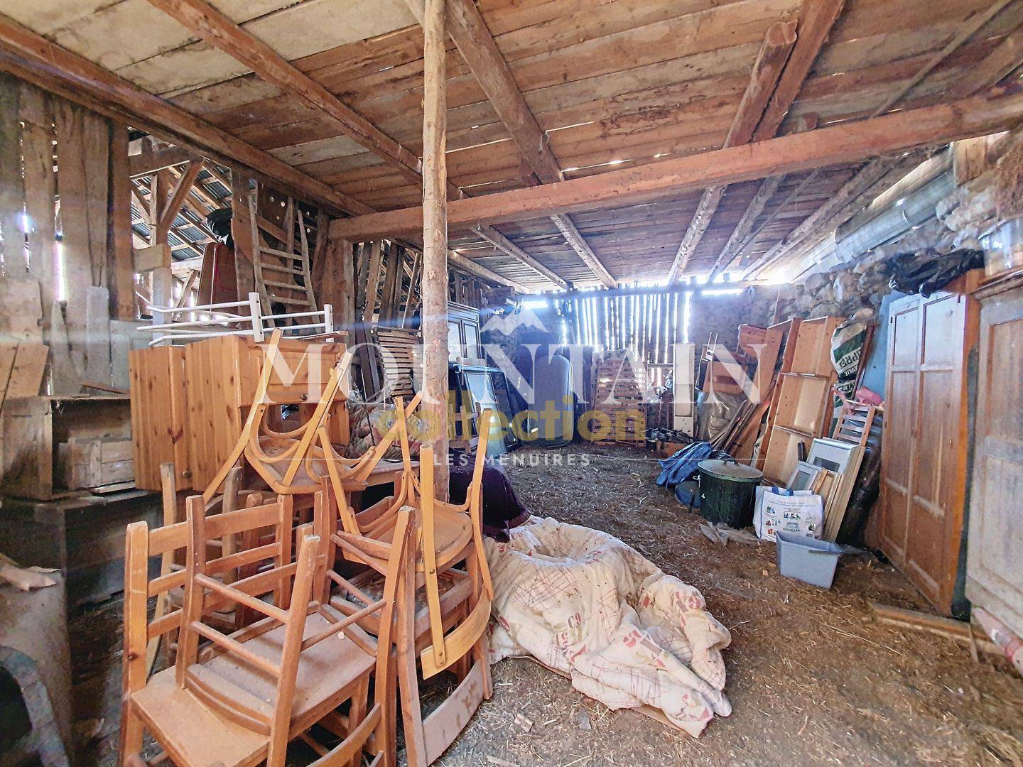 GRANGE A RENOVER, hameau des Belleville
