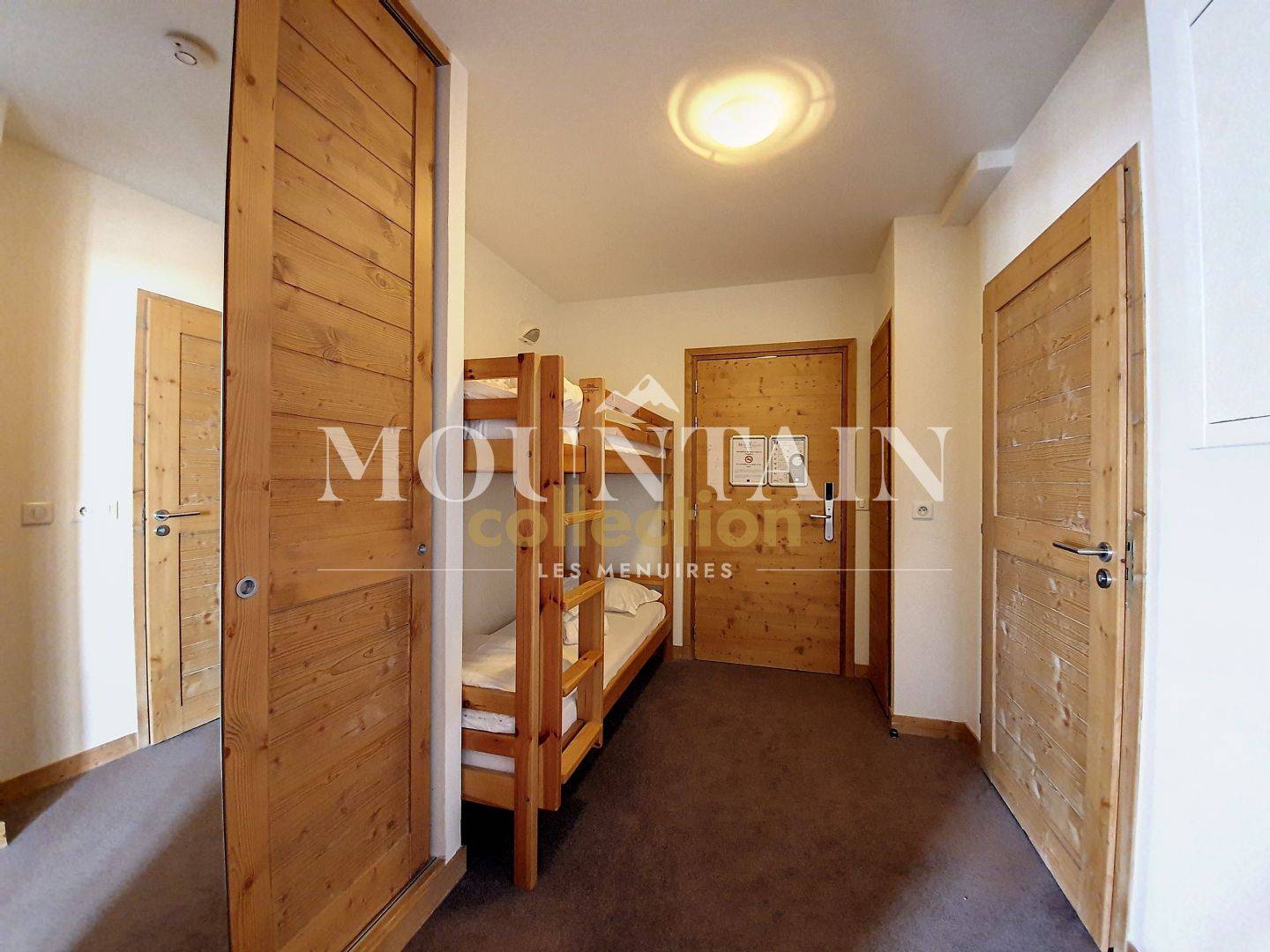 APPARTEMENT 2 PIECES + COIN MONTAGNE 43,72m² + SON EMPLACEMENT DE PARKING, Les Menuires, Quartier Les Bruyères