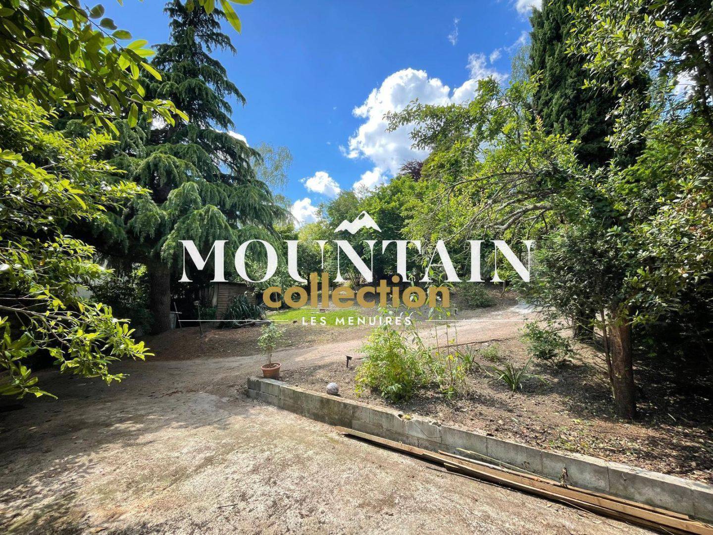 Maison 5 pièces de 170,25m² dont 15,75m² inférieur à  1m80, Quartier Sainte Radegonde, 37100 Tours
