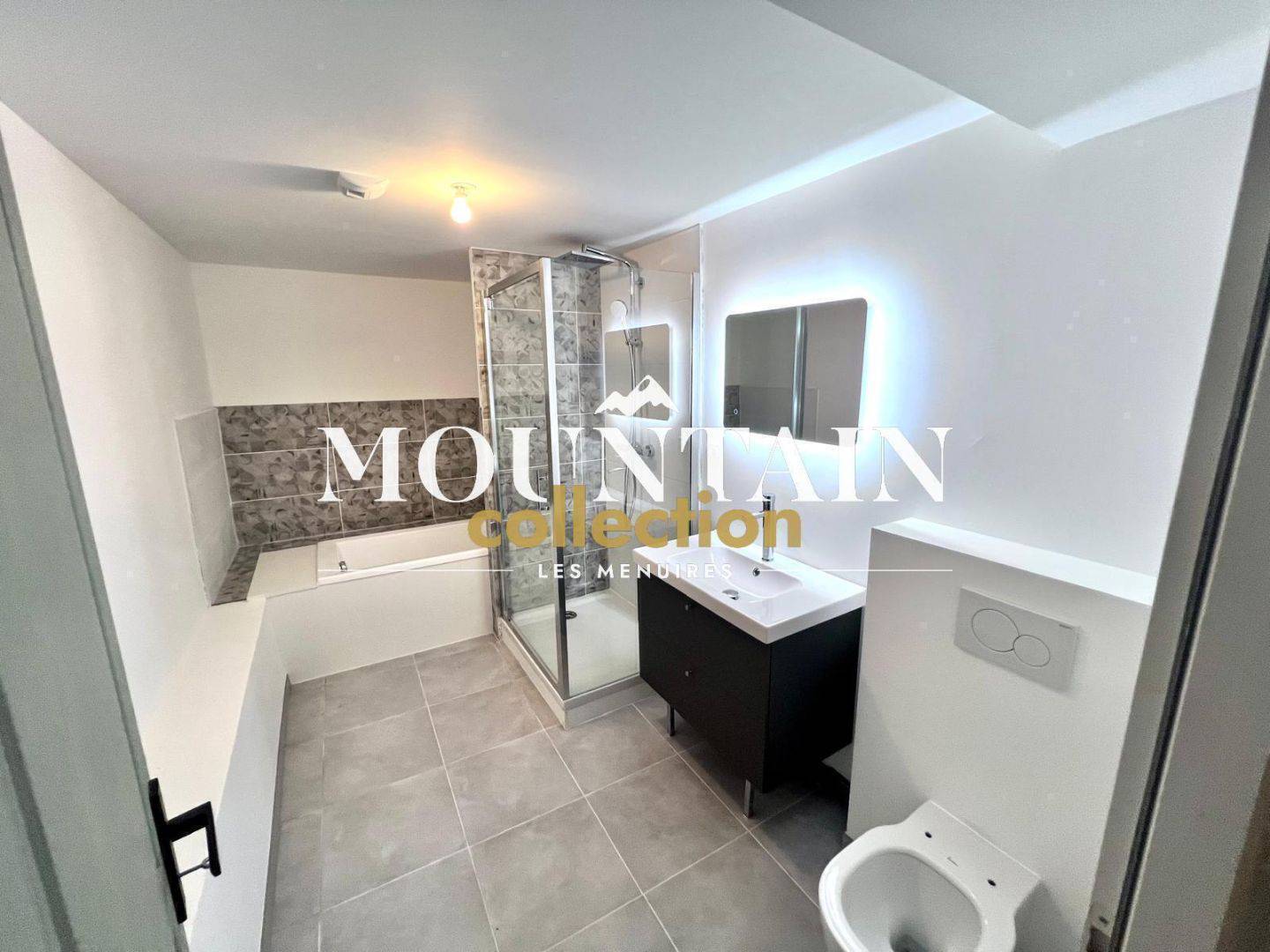 Maison 5 pièces de 170,25m² dont 15,75m² inférieur à  1m80, Quartier Sainte Radegonde, 37100 Tours