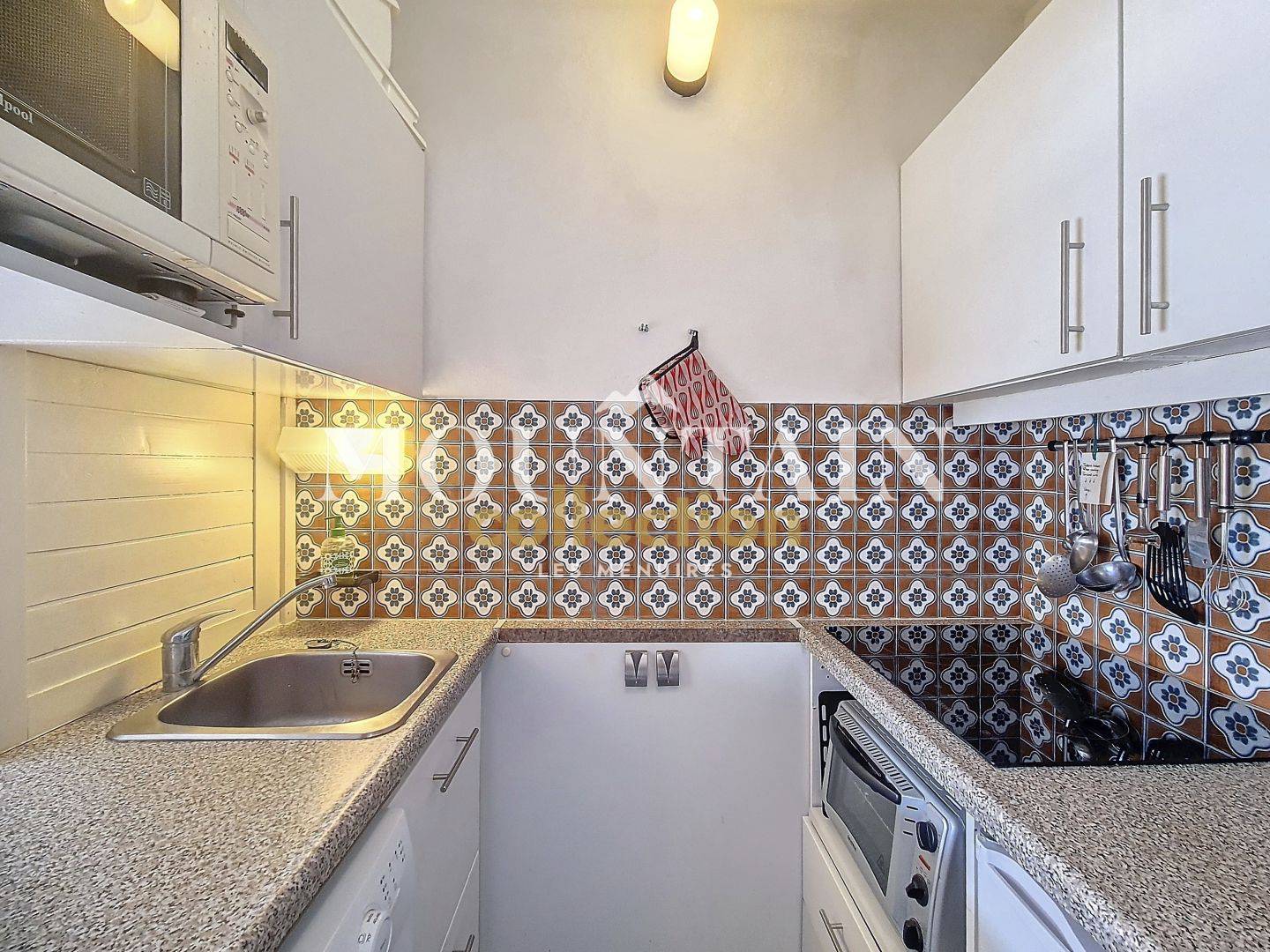 APPARTEMENT de 2 PIÈCES de 27,77 M2 + PARKING, LES MENUIRES, REBERTY 1850.